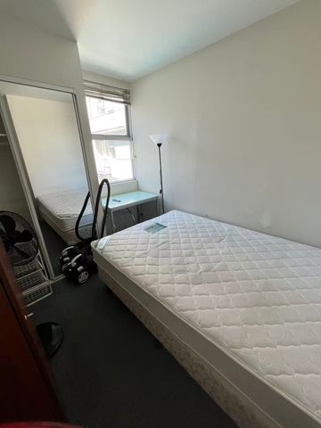 City-Edge Convenience in the Heart of Carlton - Photo 3