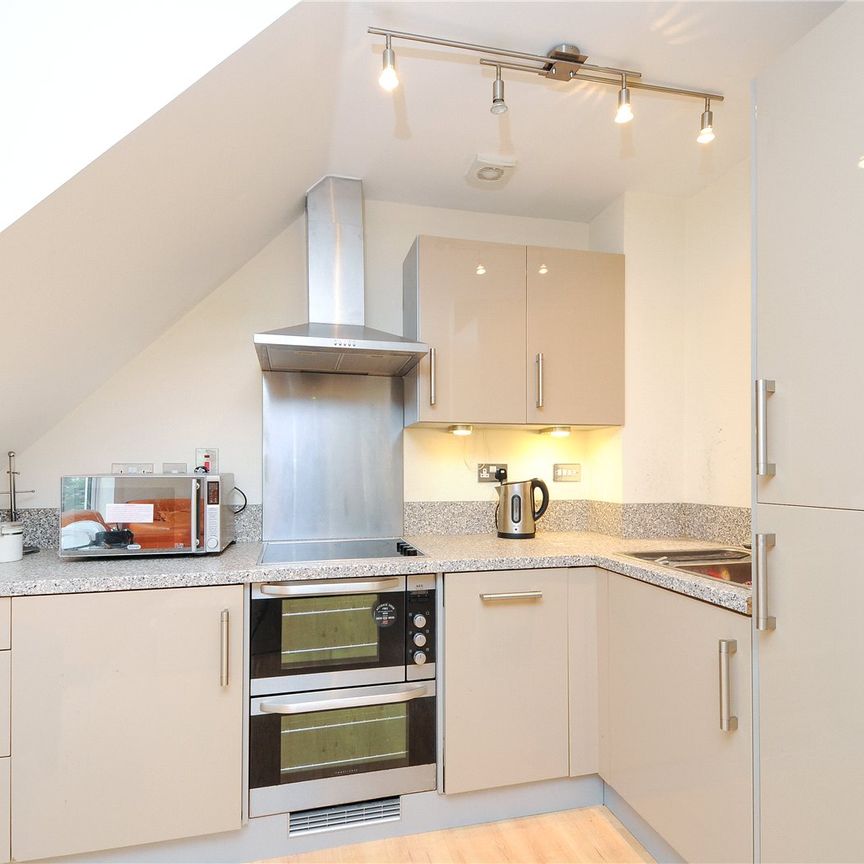 Wessex Gate, Reading Wessex Gate, Reading - Photo 2