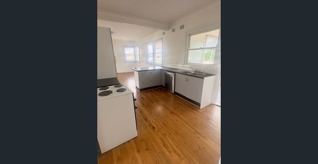 Charming home in Rutherford - Photo 1