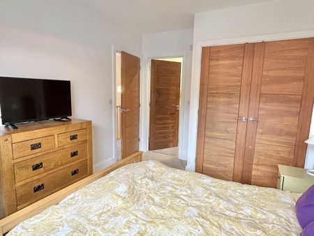 3 bedroom semi-detached house to rent - Photo 3