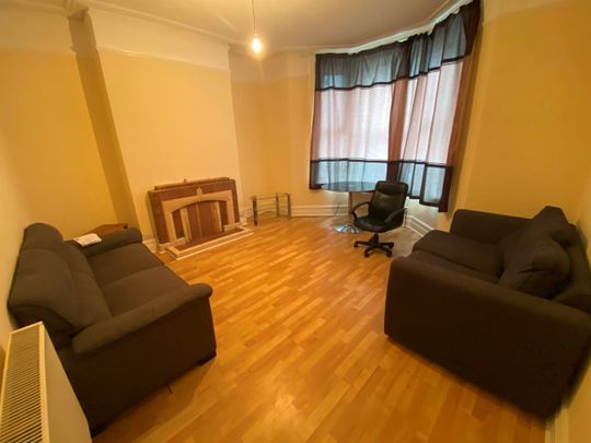 4 Bed Terraced House, Bevois Hill, SO14 - Photo 1