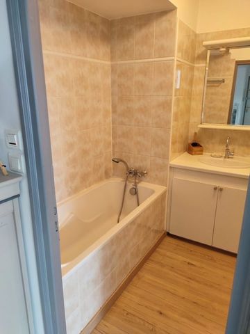 Bel appartement rénové au centre-ville - Photo 3