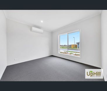 11, Succulent Street, Pakenham, Vic 3810 - Photo 3