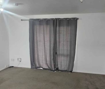 3 Bedroom House in Pakuranga Heights - Photo 4