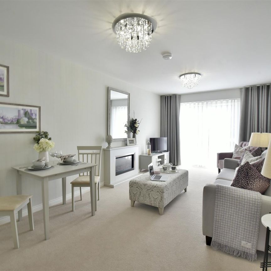 Bower Lodge, Shirley, Solihull, West Midlands - Photo 1