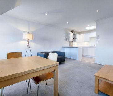 The Gables, Waldeck Road, London W13 - Photo 1