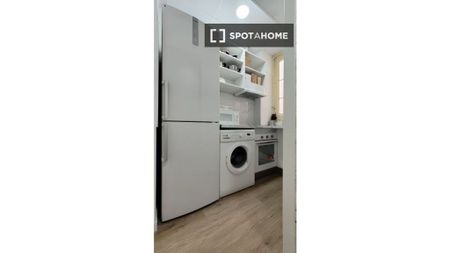 4 room luxury Flat for rent in Madrid, Autonomous Region of Madrid - Photo 2