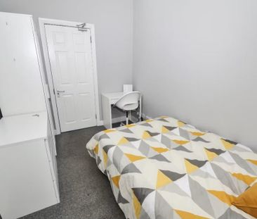 3 bedroom end of terrace house to rent - Photo 4