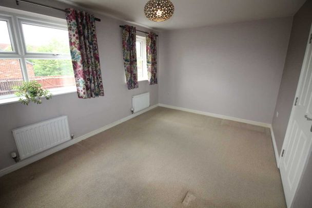 4 bed Town House - Photo 1