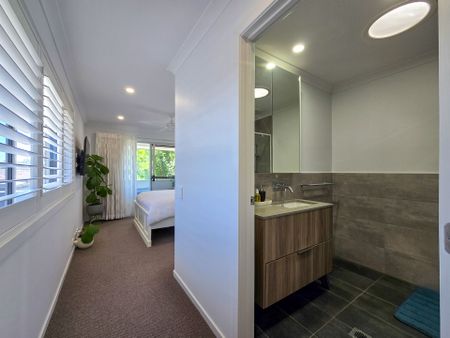 Stylish Townhouse in the Prestigious Willowdale Estate - Photo 3
