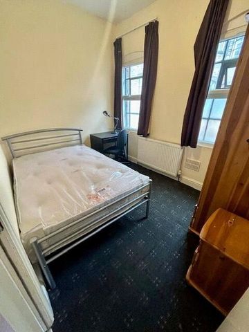 5 bedroom apartment to rent - Photo 3