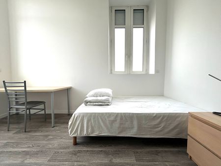 SAINT ETIENNE : appartement 2 pièces (28 m²) à louer - Photo 4
