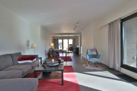 Duplex-appartement met 2 slaapkamers, zuidgericht terras en garage in centrum Beveren! - Photo 4