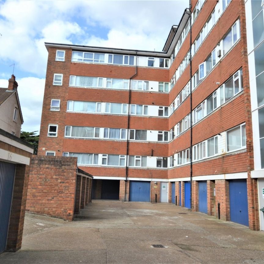 A 2 Bedroom Flat Instruction to Let in Bexhill-on-Sea - Photo 1