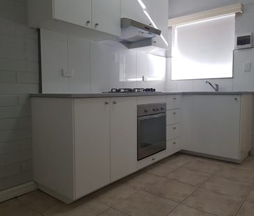 Midway between the City and the Beach… - Photo 6