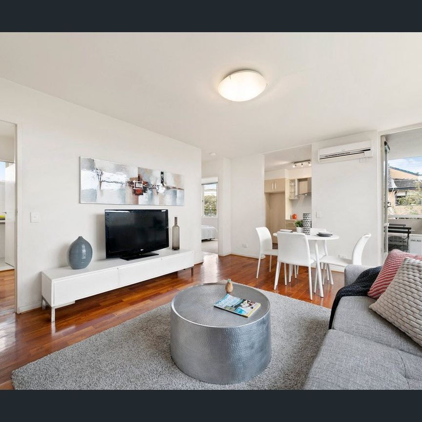 Location location! - Photo 1