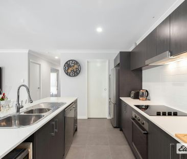 Spacious 4 Bedroom Family Home - Photo 6