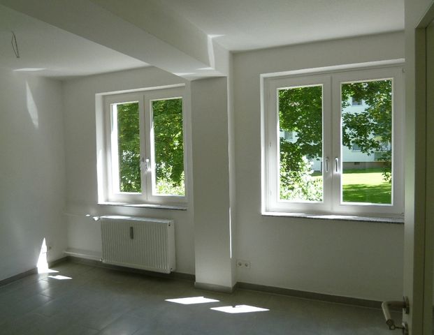 Komfortables Erdgeschoss-Wohnen mit Tageslichtbad und Balkon - Foto 1