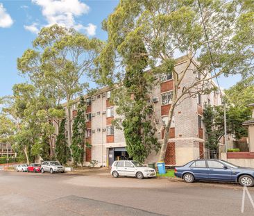 MODERN STUDIO WITH DISTRICT OUTLOOK - Photo 3