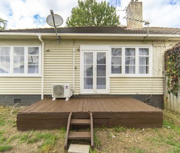 Two bedroom home in convenient location - Photo 6