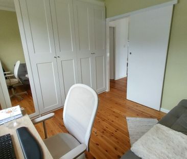 COMFORTABLE 3-BEDROOM HOME - Photo 1