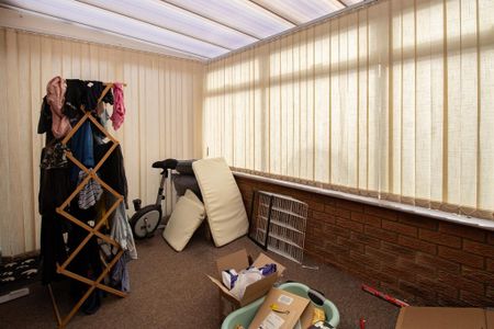 2 bedroom bungalow to rent - Photo 2