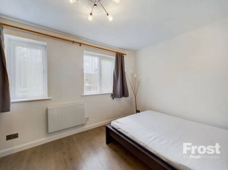 Redford Close, Feltham,TW13 - Photo 4