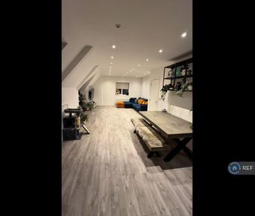 2 bedroom penthouse to rent - Photo 2