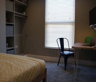 6 Bed Terraced House, Barrington Road, L15 - Photo 4