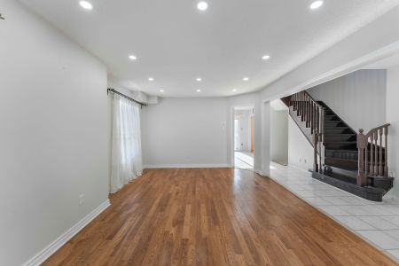 For Lease - 1 Cameron Glen Boulevard, Toronto, Ontario - Photo 3