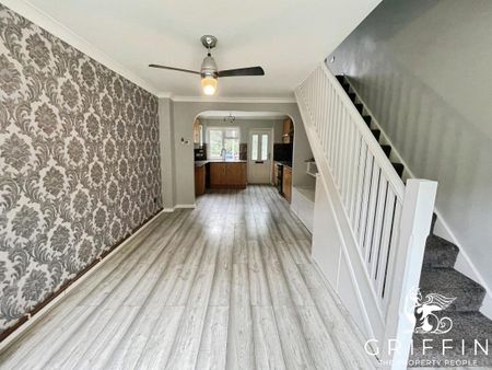 Blackmore Close, Grays, RM17 - Photo 2