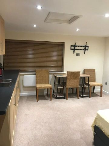 Studio Flat, Balmoral Close, Chandler's Ford, Eastleigh SO53 - Photo 5