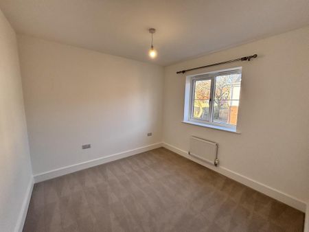 3 bedroom semi-detached house to rent - Photo 3