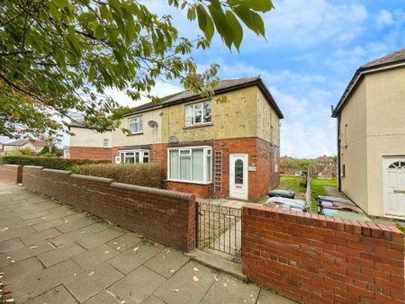 3 bedroom semi-detached house to rent - Photo 4