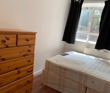 Room in a Shared Flat, Mildura Court, N8 - Photo 3
