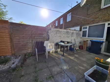 Martian Avenue, Hemel Hempstead - Photo 2