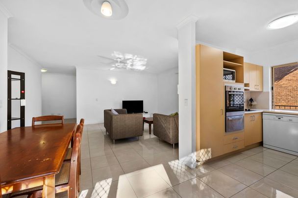 6/8 Carr Street, St Lucia, QLD, 4067 - Photo 1