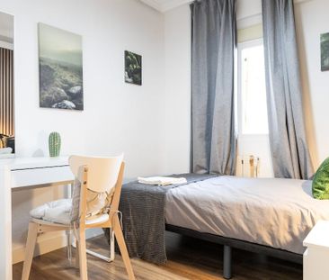 Paseo de los Jesuitas, Madrid, Community of Madrid 28011 - Photo 5