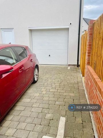 3 bedroom detached house to rent - Photo 5