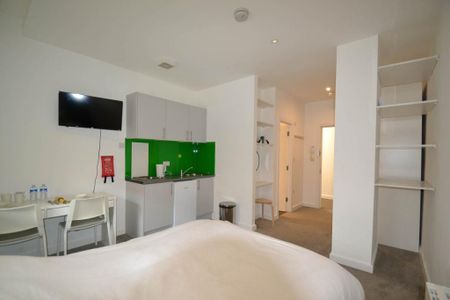 Studio to rent - Photo 3