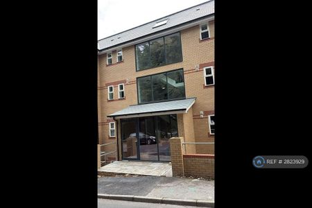 2 bedroom penthouse to rent - Photo 5