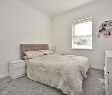 2 bedroom flat to rent, - Photo 3