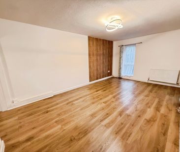 Shawbridge, Harlow - Photo 3