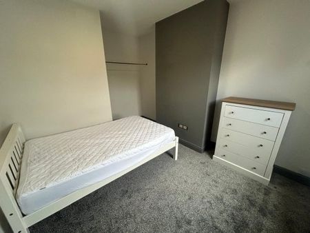 West Parade, Lincoln, LN1 1LF, Property for rent - Photo 2