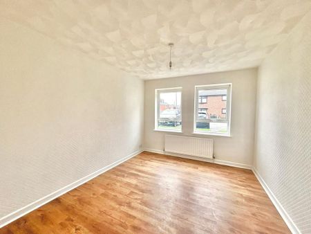 2 bedroom ground floor flat to rent - Photo 2