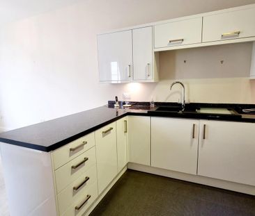 2 bedroom flat to rent - Photo 5