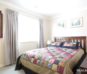 35 Unwin Avenue, Jerrabomberra NSW 2619 - House For Rent | Domain - Photo 4