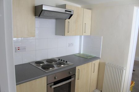 1 bedroom flat to rent - Photo 2