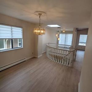 3 Bed 2 Bath - Whole upper floor house in South Vancouver Sunset Area - Photo 2