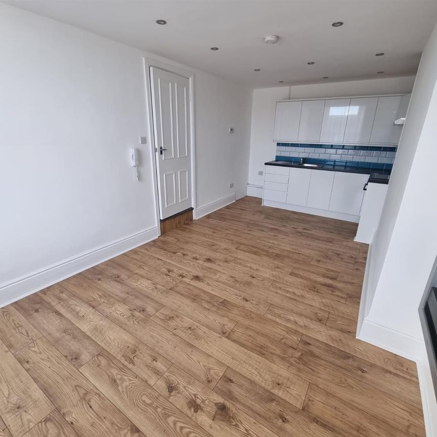 London Road South, Lowestoft - Photo 1